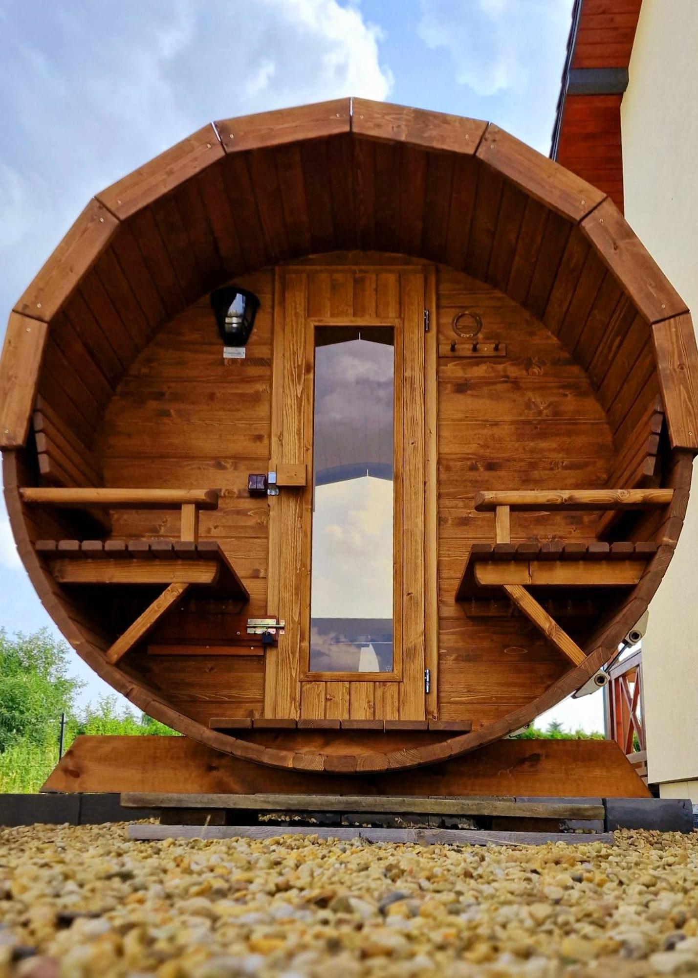 Boutique Odyseja & Spa 시에초시네크 외부 사진 Barrel sauna