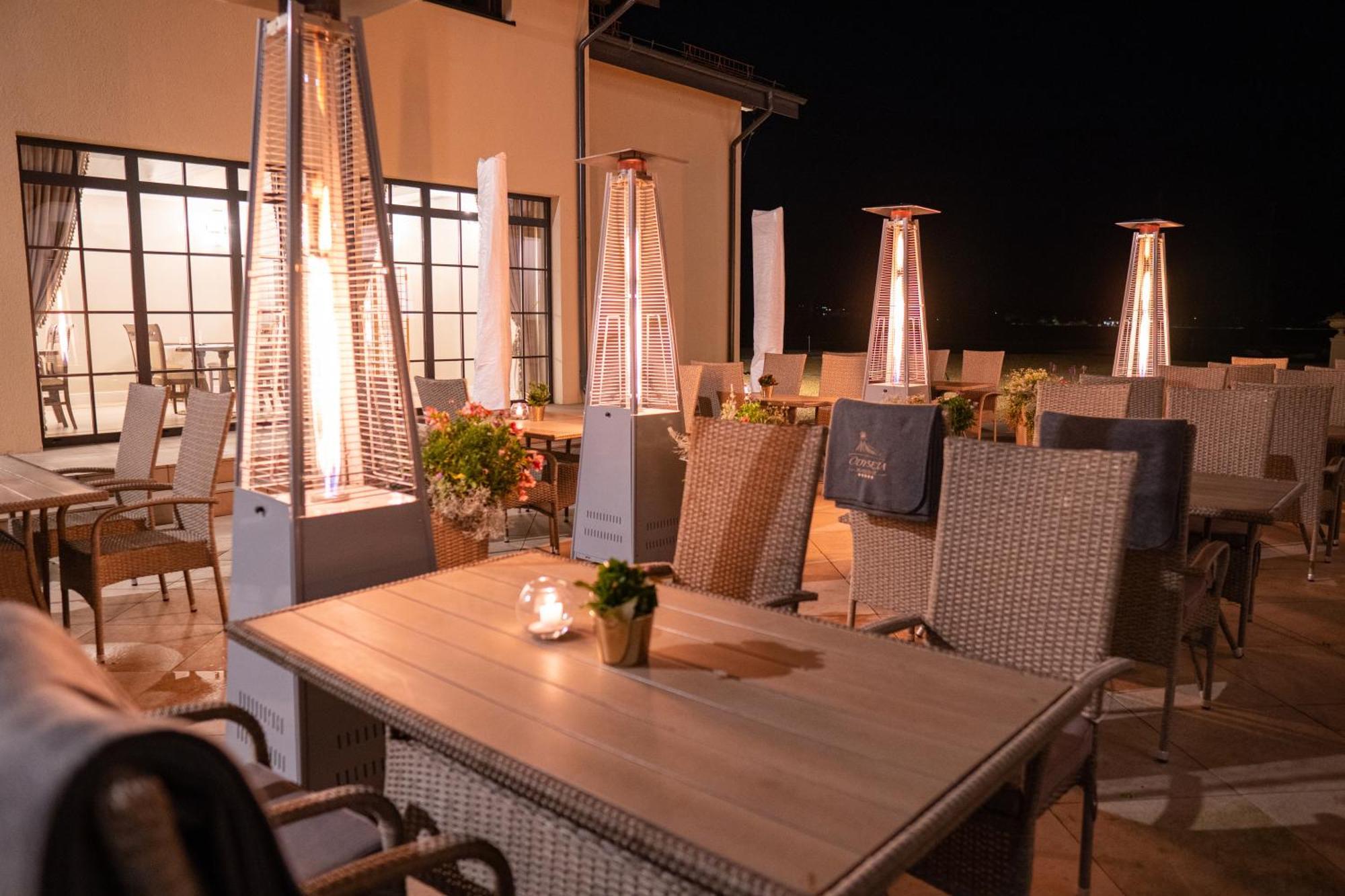 Boutique Odyseja & Spa 시에초시네크 외부 사진 Gas patio heater