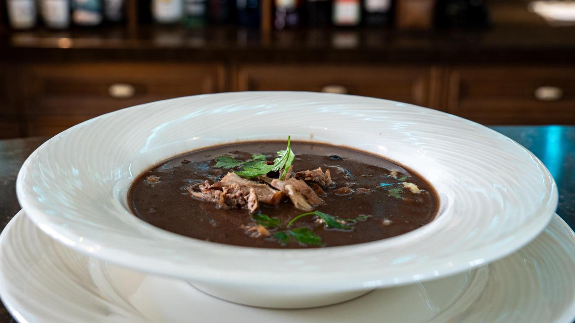 Boutique Odyseja & Spa 시에초시네크 외부 사진 A bowl of pozole