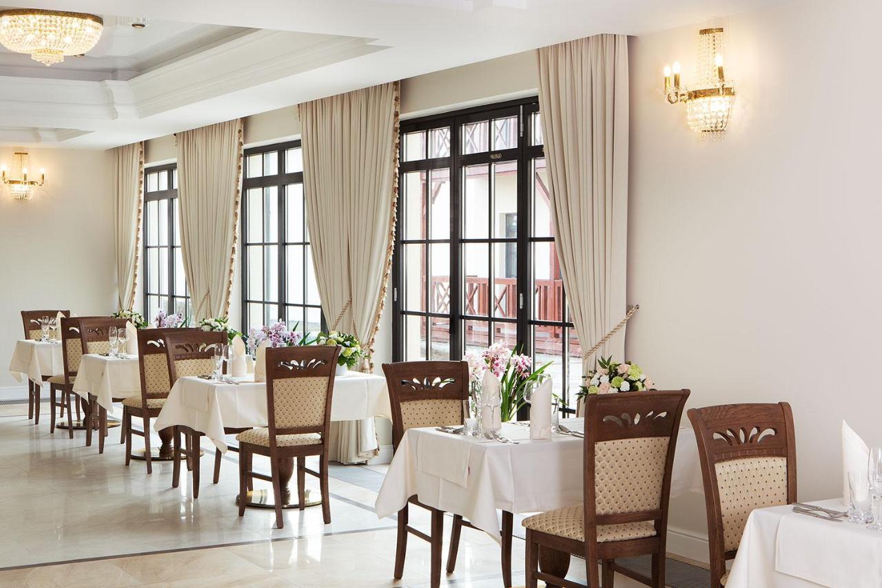 Boutique Odyseja & Spa 시에초시네크 외부 사진 Restaurant