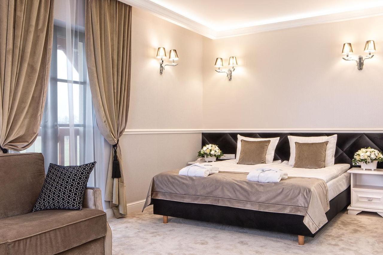 Boutique Odyseja & Spa 시에초시네크 외부 사진 A bedroom at the hotel