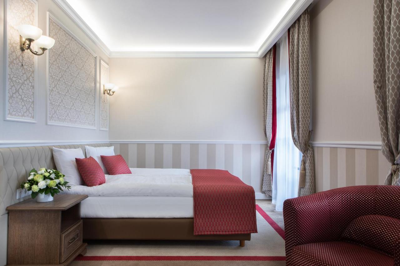 Boutique Odyseja & Spa 시에초시네크 외부 사진 A room at the hotel